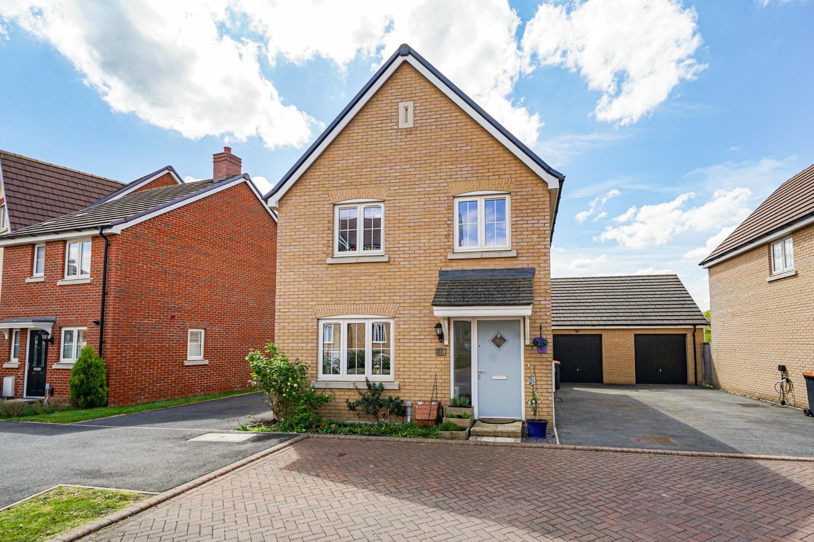 Bellona Drive, Leighton Buzzard Quarters Estate Agents